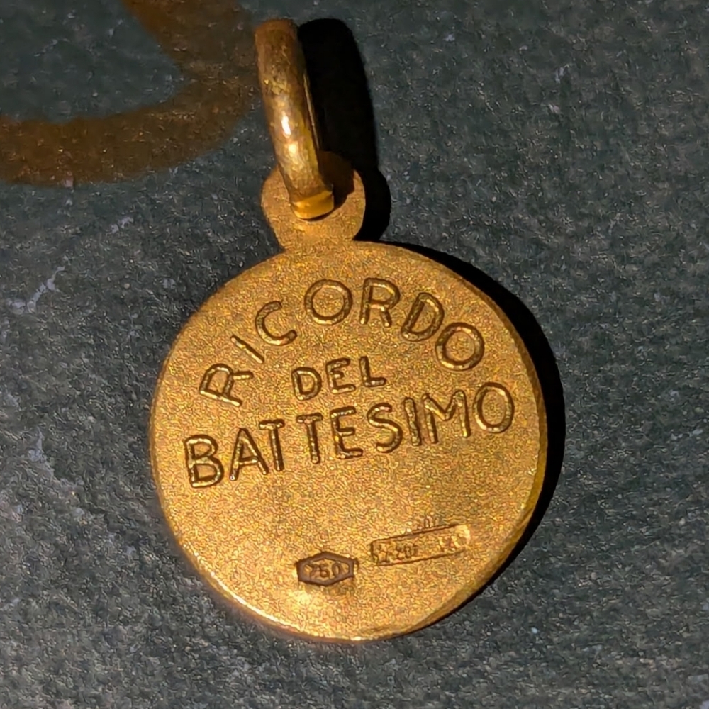 Vintage Italian Catholic 18 Karat Gold Baptism Pendant - Picture 3 of 3